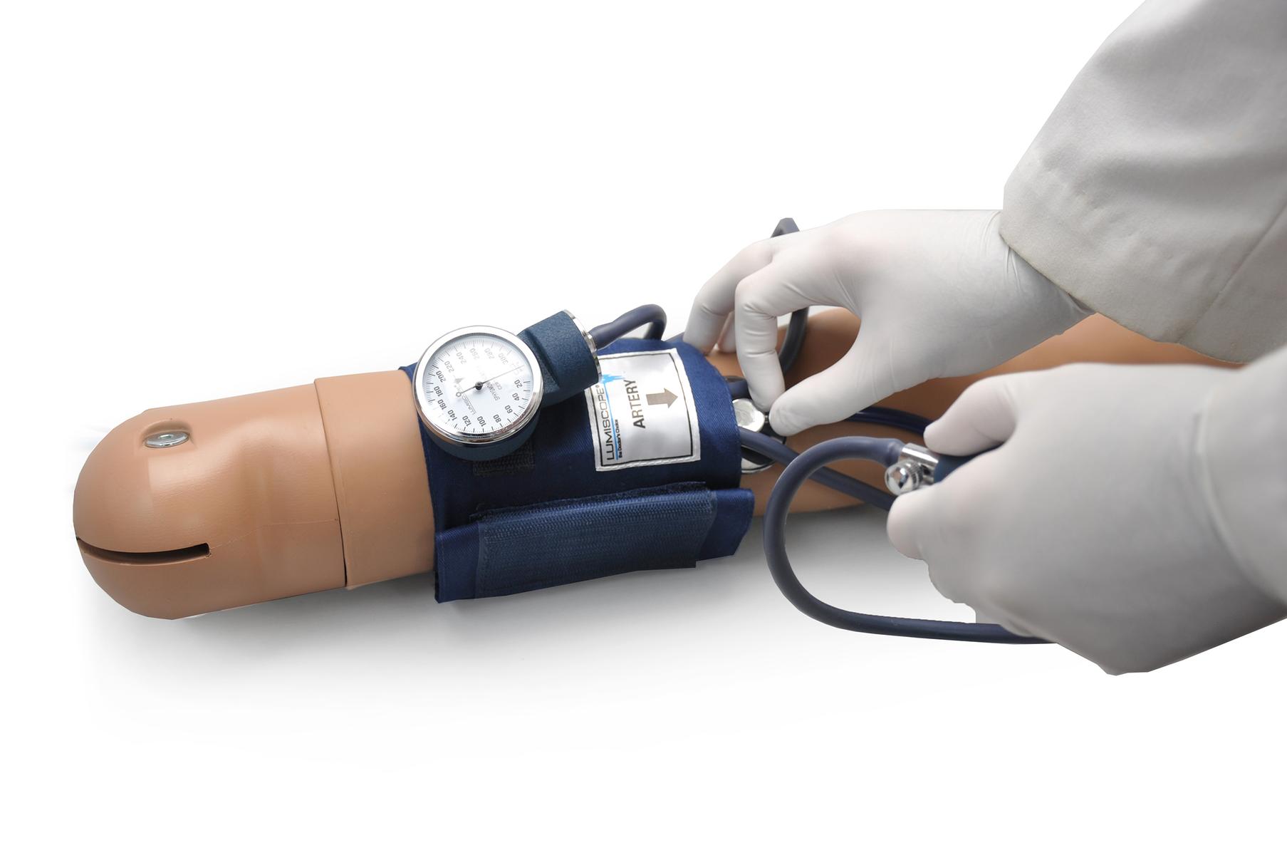 Система для обучения измерению артериального давления с динамиками
и Omni® 220В