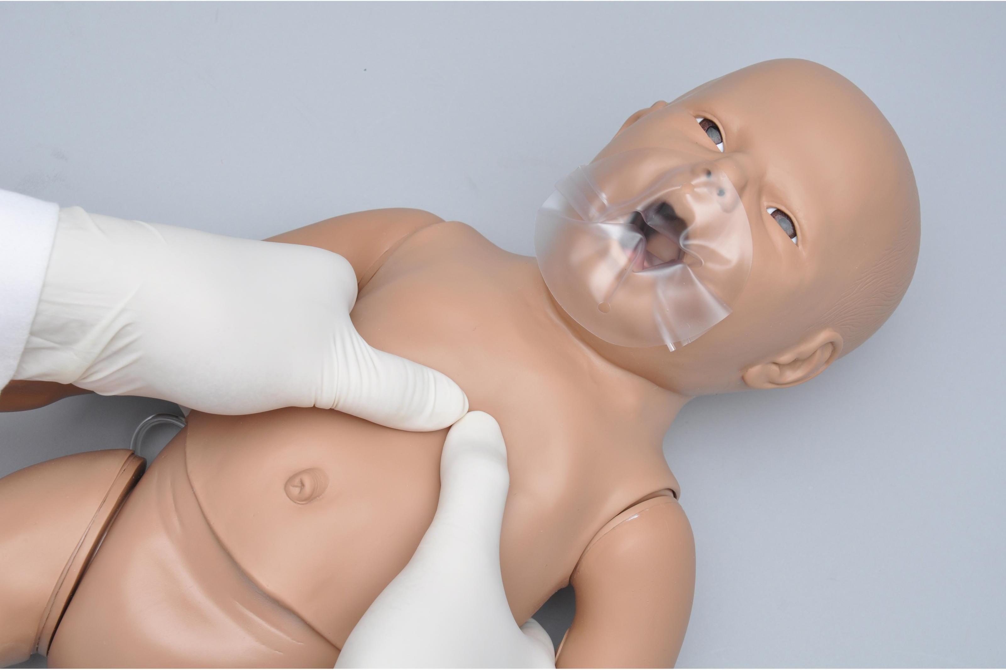 Имитатор для обучения СЛР и уходу при травмах новорожденных с Code Blue Monitor plus с местами для внутрикостных инфузий и внутривенных инъекций